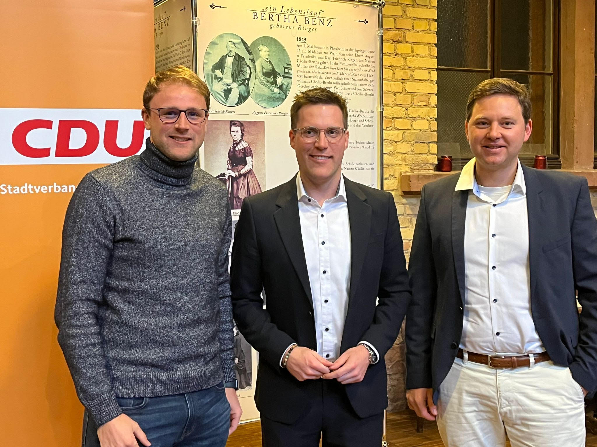 v.l.n.r. Florian Knig (CDU) BgM.  Edingen-Neckarhausen, Manuel Hagel MdL, CDU Fraktionsvorsitzender im Landtag von Baden-Wrttemberg und Landesvorsitzender der CDU, Lukas Schfer GR und Vorsitzender CDU Gemeindeverband Edingen-Neckarhausen